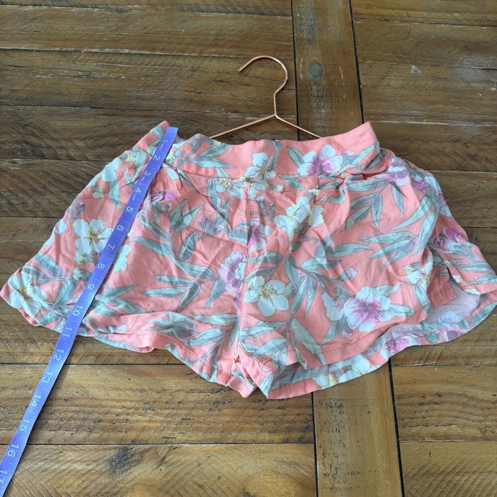 American Eagle Outfitters pull on Floral Coral Shorts - Picture 5 of 8
